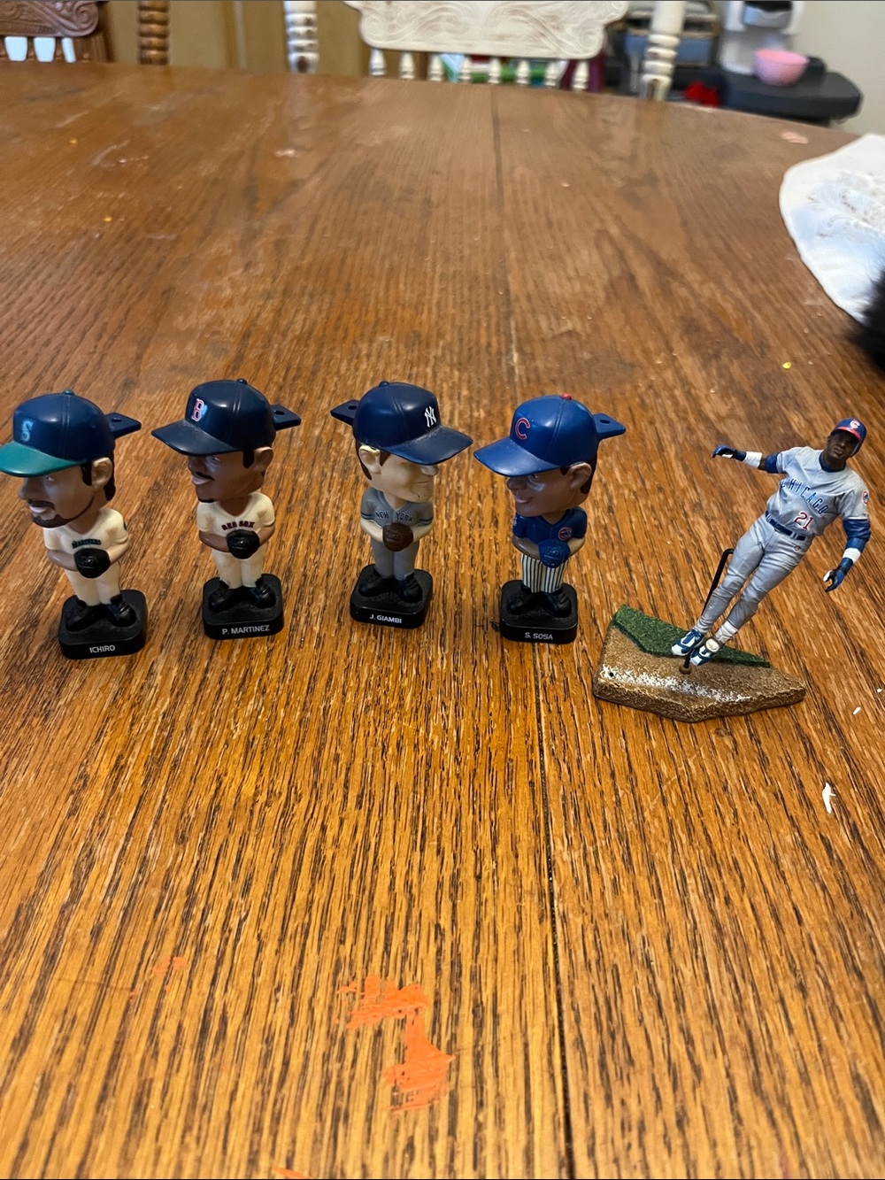 Baseball mini figurines lot